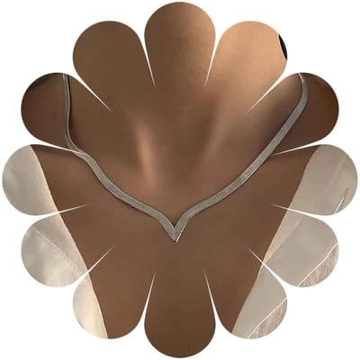 Minimalistische V-vormige platte slang choker ketting in goud voor dames en meisjes - trendy halsketting, elegante sieraden, korte halsband