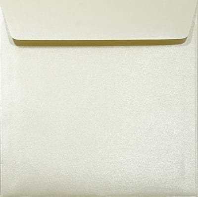 Metallic (parelmoer) ecru enveloppen vierkant K4-156 - 156 x 156 mm - 25 stuks - NK natgelijmde - 120 gram - Majestic - Netuno
