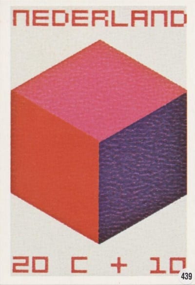 Briefkaart met afbeelding Cubische constructie postzegel