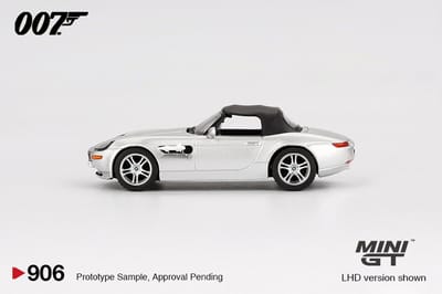 MINI GT 1/64 BMW Z8 - James Bond "The world is not enough"