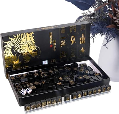 Mahjong spel - Tafelspel set - Gezellig spel - Compleet met toebehoren - 144 delen - Zwart goud