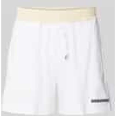 Short met labeldetail