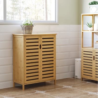 MEUNIQ badkamerkast 68 x 32 x 86 cm met 2 lameldeuren en 2 binnenplanken, vrijstaande bamboe opbergkast voor badkamer of woonkamer, naturel