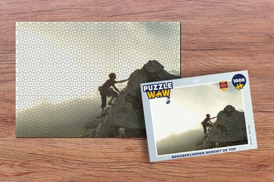 Puzzel Bergbeklimmer bereikt de top - Legpuzzel - Puzzel 1000 stukjes volwassenen