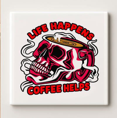 15x15 cm Keramische Tegel – 'Het Leven Gebeurt, Koffie Helpt' Skellet- en Koffiekopontwerp