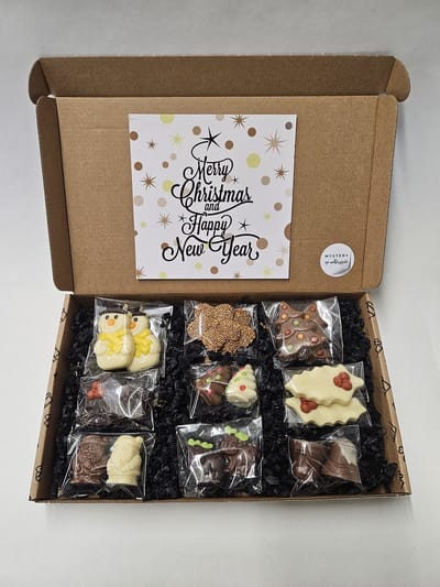 Kerst Chocolade Proeverij Pakket Deluxe | Wenskaart Merry Christmas & Happy New Year | Mystery Card met persoonlijke boodschap | Kerstpakket | Kerstbox | Brievenbuspakket | Chocoladebox | Luxe Kerstchocolade