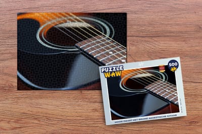 Puzzel Mooie zwart met bruine akoestische gitaar - Legpuzzel - Puzzel 500 stukjes
