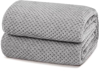 Knuffeldekens Wafelpatroon - Fleece Deken - Gezelligheid Thuis - Dubbelzijdig Zacht - 150 x 200 cm - Lichtgrijs