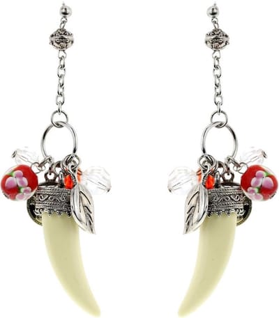 Behave® oorbellen zilverkleur met rode hangers en tand 9,7 cm