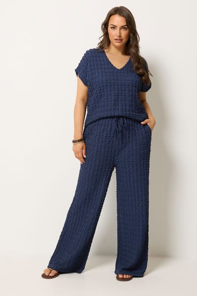 Yours Marineblauwe Broek Met Bubbeltextuur En Wijde Pijpen Size Regular > 42