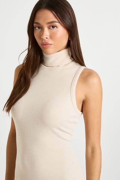 boohoo Dames Geribde mouwloze maxi jurk met hoge hals | Beige | Maat: 8