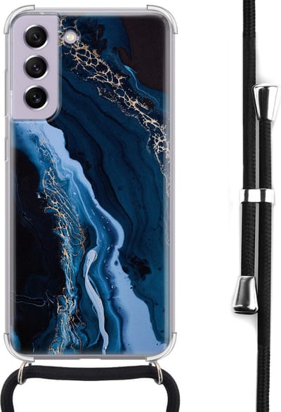Hoesje met koord - Geschikt voor Samsung Galaxy S21 FE - Marmer lagoon blauw - Verstelbaar zwart koord - Crossbody - Marmer - Transparant, Blauw - Leuke Telefoonhoesjes