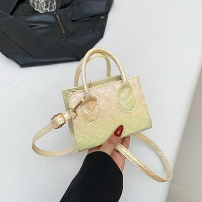 Lente Nieuwe Modieuze Casual Eénschouder Eenvoudige en Mooie Handtas Dames Crossbody Tas Pendelen Kleine Vierkante Tas beige