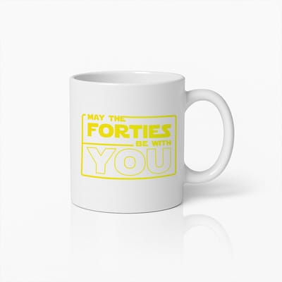 Grappige 40ste Verjaardag Mok – "May The Forties Be With You" Gele Grafische Koffiebeker