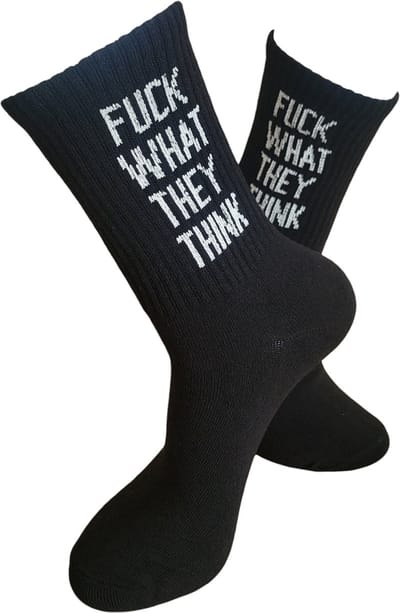 Sportsokken - Fuck wat ze denken Sokken - leuke sokken - vrolijke sokken - witte sokken - tennis sokken - sport sokken - valentijns cadeau - sokken met tekst - aparte sokken - grappige sokken - Sokken waar je vrolijk van wordt - maat 37-44