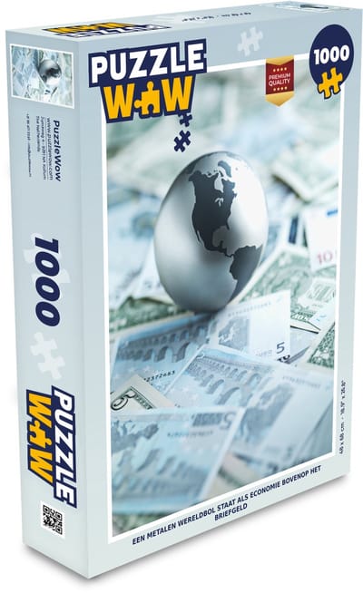 Puzzel Een metalen wereldbol staat als economie bovenop het briefgeld - Legpuzzel - Puzzel 1000 stukjes volwassenen