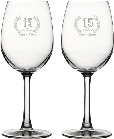 Gegraveerde set witte wijnglazen 36cl Papa + Mama 15 jaar getrouwd