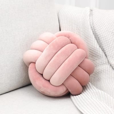 Dailygoods- Knoopkussen Roze - Decoratief Kussen - Rond Kussen - Pluche Bal - Woondecoratie - Zachte Fluwelen Stof - Handgemaakt - Sierkussen