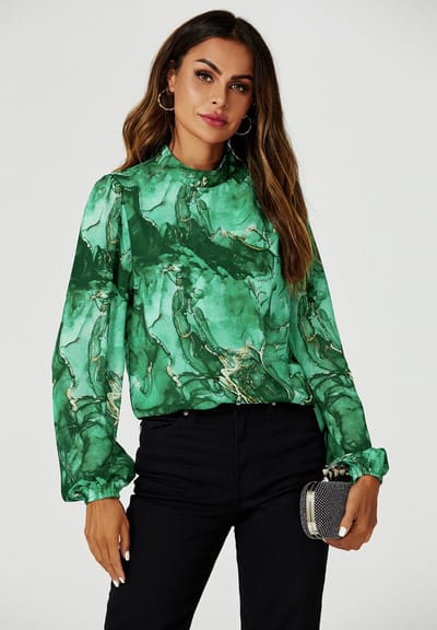 Top met lange mouwen en hoge hals en marmerprint in lichtgroen