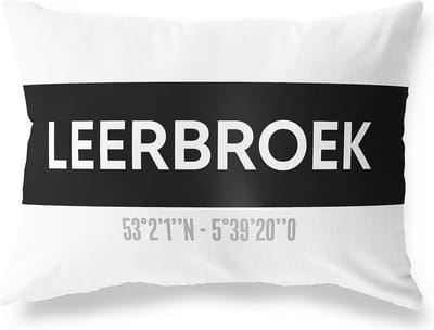 Tuinkussen LEERBROEK - ZUID-HOLLAND met coördinaten - Buitenkussen - Bootkussen - Weerbestendig - Jouw Plaats - Studio216 - Modern - Zwart-Wit - 50x30cm