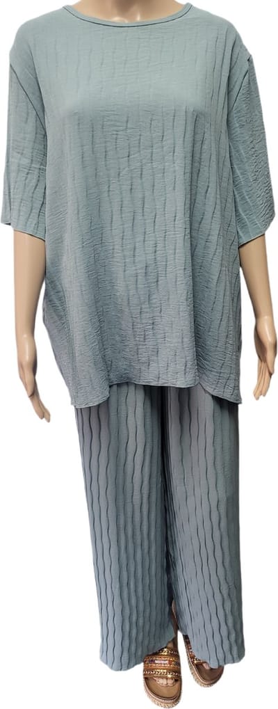 Dames - Zomerset - Broek Wide Leg - Shirt Korte mouwen - Los Vallend - Getailleerd - Merk Bella Sirena - Kleur Lichtblauw - Maat L/XL 40-42