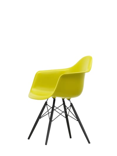 Vitra - DAW Eames Plastic Armchair - mosterd RE - esdoorn zwart - geel
