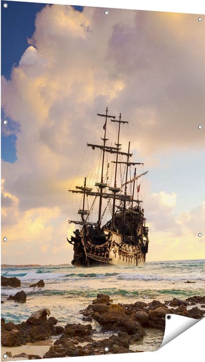 Gards Tuinposter Piratenschip aan de Kust bij Zonsondergang - 100x150 cm - Tuindoek - Tuindecoratie - Wanddecoratie buiten - Tuinschilderij