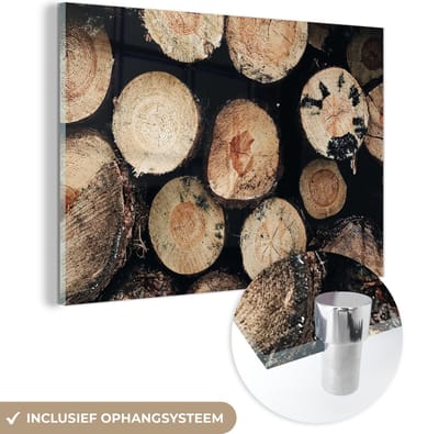 MuchoWow® Glasschilderij 120x80 cm - Schilderij acrylglas - Hout - Winter - Haard - Boomstam - Foto op glas - Schilderijen