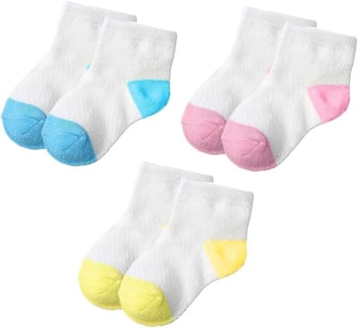 Dailygoods- Poppensokken 3 Paar - 28-35 cm - Kleurrijke Ontwerpen - Zacht Materiaal - Duurzaam - Geschikt voor Kinderhuid - Poppenkleding