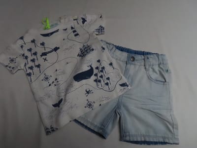 Ensemble - Jongens - T shirt off white met blauw en een jeans shortje - 1 jaar 80