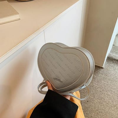 Modieuze Crossbody Tas Eenvoudig Niche Ontwerp Pendelaar Dames Tas Nieuwe Zomer Stijl Modieuze Hartvormige Tas white