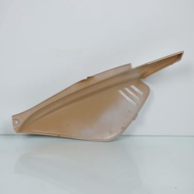 achterdeksel rechts voor scooter yamaha 50 bump white pearl / yj-8078 e nieuw