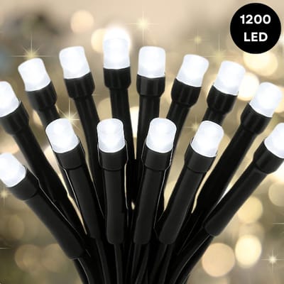 Lomera Kerstverlichting - Kerstlampjes - Kerstboomverlichting - Maxi Cluster - 1200 LED - 18 Meter - Wit Licht - Timer Functie - Lichtfuncties - Geheugen Functie - Buiten Geschikt - Energiezuinig - Ip44 - Zwart Snoer - 8 Lichtstanden