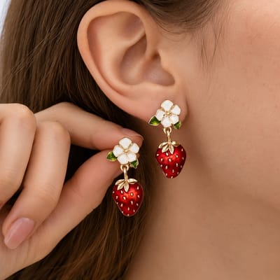 Luxamore® Oorbellen Dames Aardbei – Goudkleurige Hangoorbellen met Bloem Rood Wit Groen – Schattige Strawberry Earrings – Statement Oorbellen Set – Lichtgewicht Drop Earrings Cadeau