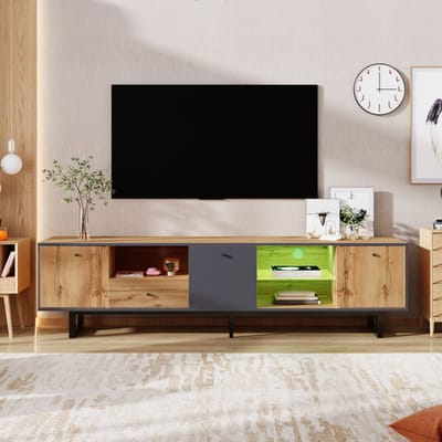 Laag tv-meubel voor de woonkamer met led-verlichting, glazen scheidingswand, soepele scharnieren en een op elkaar afgestemd design.