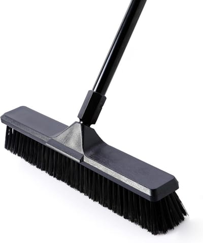 Duwbezem Heavy Duty - Grote Veegbezem - Buiten Reinigen - Verstelbaar Lange Steel - 45 cm Breed - Zwart