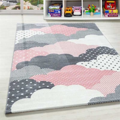 Kinderkleed voor de babykamer met wolkenpatroon in roze, grijs en wit. 160 cm rond