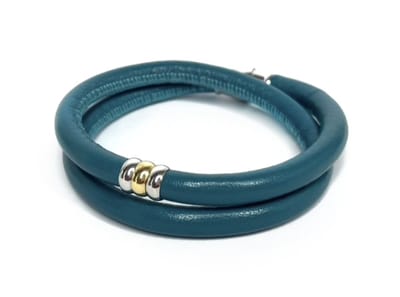 NIEUW! Jolla - dames armband zilver - leer - magneetsluiting - bedels - tweekleurig - Golden Touch - Turquoise