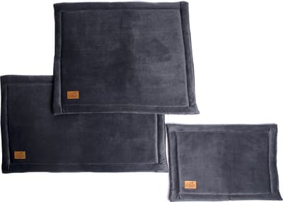 Dogs&Co® Premium Velvet Hondenmat XL - 105x70 cm - Benchkussen - Hondenmand - Honden deken - Hondenmand - Plaid - Honden