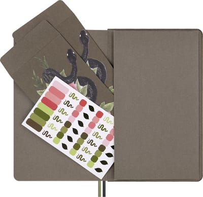 Moleskine Jaar van de Slang Rozen Notitieboek + Kaweco Balpen Set, Harde Kaft, Groot, Horizontaal Gelinieerd, LECNYSNKTHMBOX black