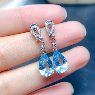 Huitan Mode Frisse Hemelsblauwe Waterdruppel Zirkonia Hangende Oorbellen Temperament Dames Accessoires Dagelijks Gebruik Feestsieraden gray
