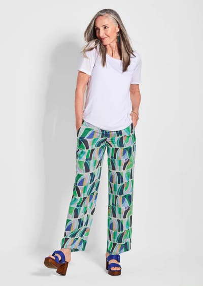 Palazzobroek VERA van koele viscose - lichtgroen / gedess. - Gr. 20 van Goldner Fashion
