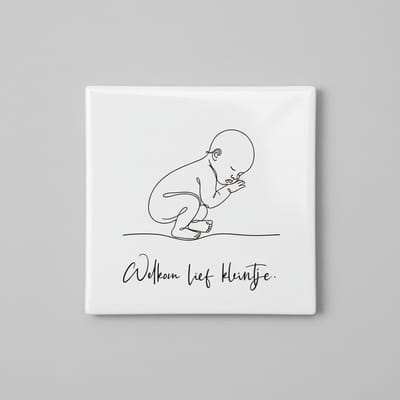 “Welkom Lief Kleintje” Tegel – Minimalistische Baby Illustratie – Decoratieve Keramische Tegel voor Babykamer 15 x 15 cm