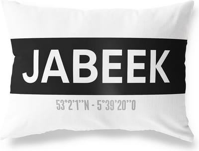 Tuinkussen JABEEK - LIMBURG met coördinaten - Buitenkussen - Bootkussen - Weerbestendig - Jouw Plaats - Studio216 - Modern - Zwart-Wit - 50x30cm