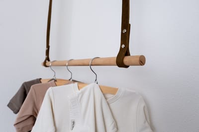 BAKIMO - Hangend kledingrek - Leer - Olive - Medium