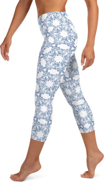 Sportlegging - Capri 3/4 - design Grace in Lace - High Waist - Dry Fit - High Performance - 4way stretch - unieke print - UPF 50+ - Hardloop - Yoga - Fitness - Dans  - Pilates - Training - sportbroek - wit klassiekblauw - maat XS