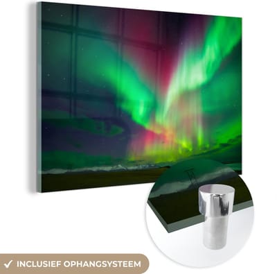MuchoWow® Glasschilderij 60x40 cm - Schilderij acrylglas - Noorderlicht - IJsland - Rood - Groen - Foto op glas - Schilderijen
