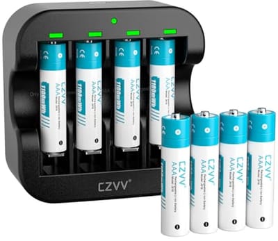 Universele acculader met 4 laadsleuven voor AA/AAA batterijen en 8 AAA batterijen inbegrepen