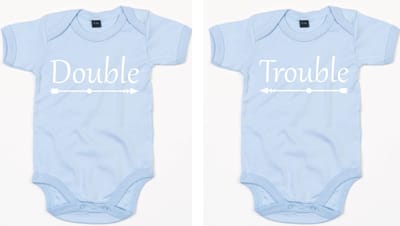 Baby Romper set Double Trouble 12-18 maand - Blauw - Rompertjes baby met tekst - Rompertjes voor tweeling