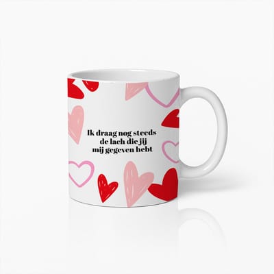 Romantische Hartjes Mok 330ml – “Ik draag nog steeds de lach die jij mij gegeven hebt” Liefdesquote Koffiebeker – Perfect Cadeau voor Stellen en Valentijnsdag